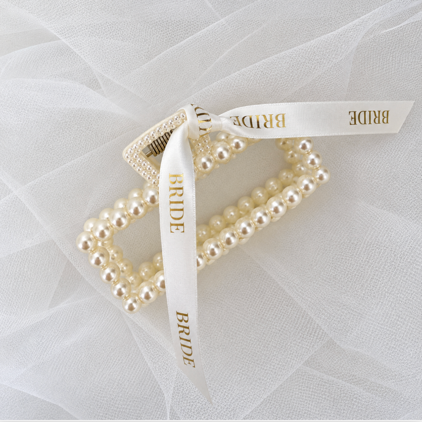 Pearl Bridal Party Claw Clip